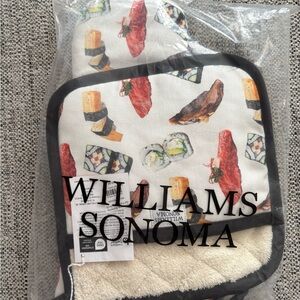 Williams Sonoma Sushi Pattern Oven Mitt Set. NWT